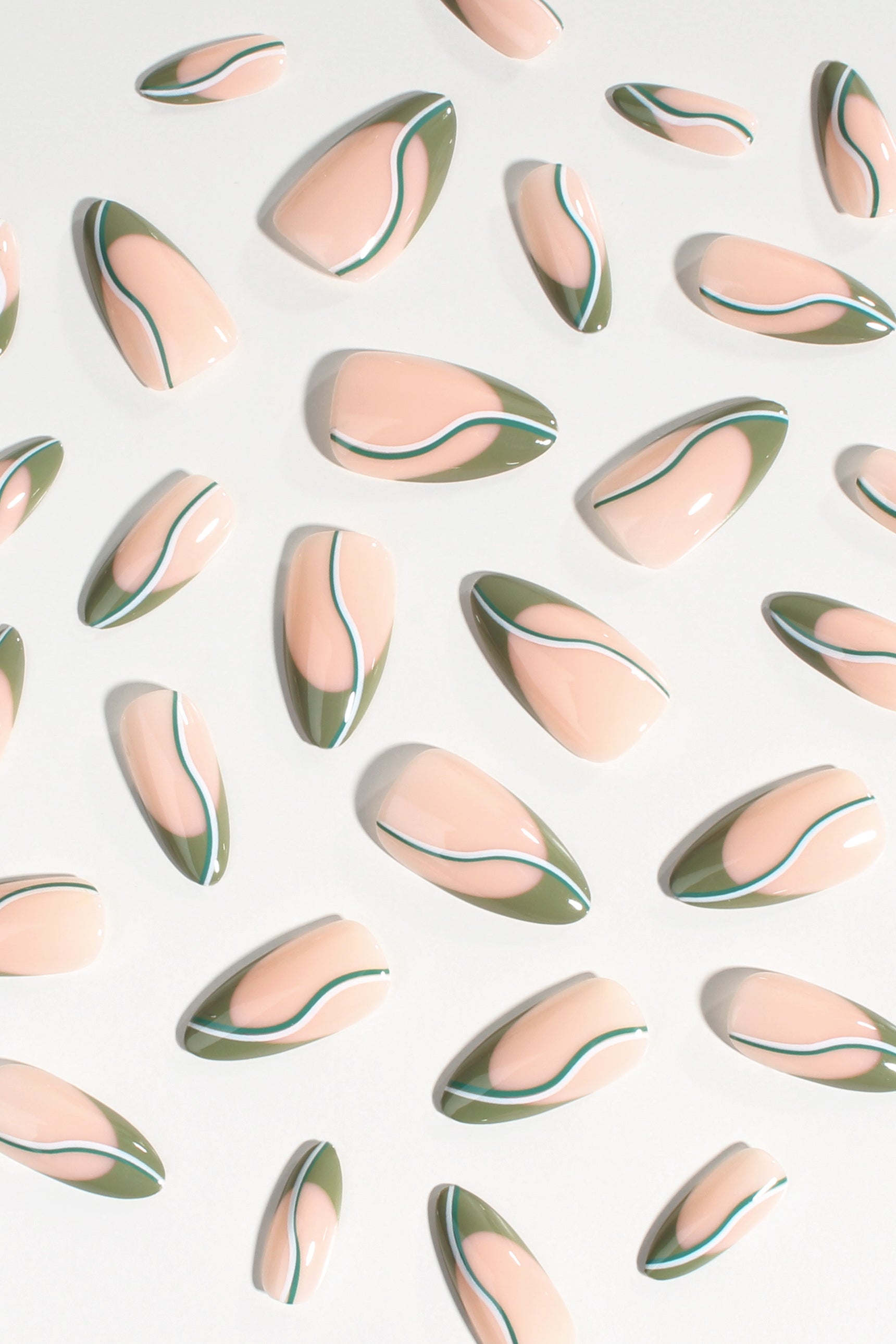 Verde Vogue | Soft & Durable Press-On Nails